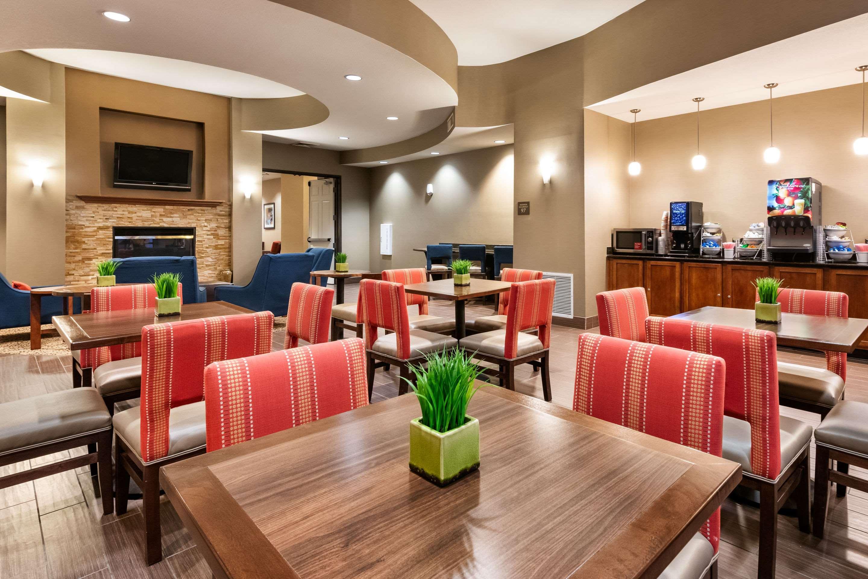 Comfort Suites Goodyear-West Phoenix Exterior foto